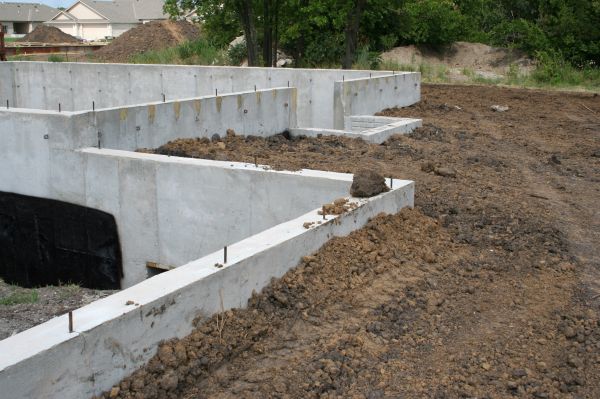 Foundation Wall Construction in Brick