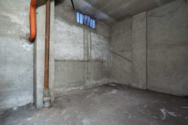 Basement Wall Construction in Brick